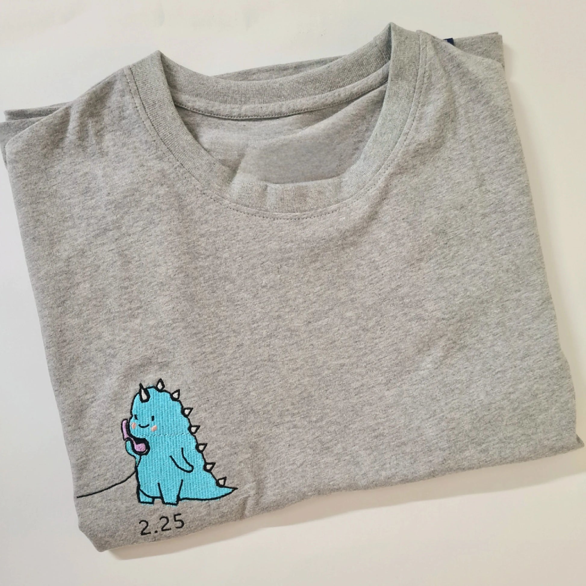 T- shirts - Dinos with telephones