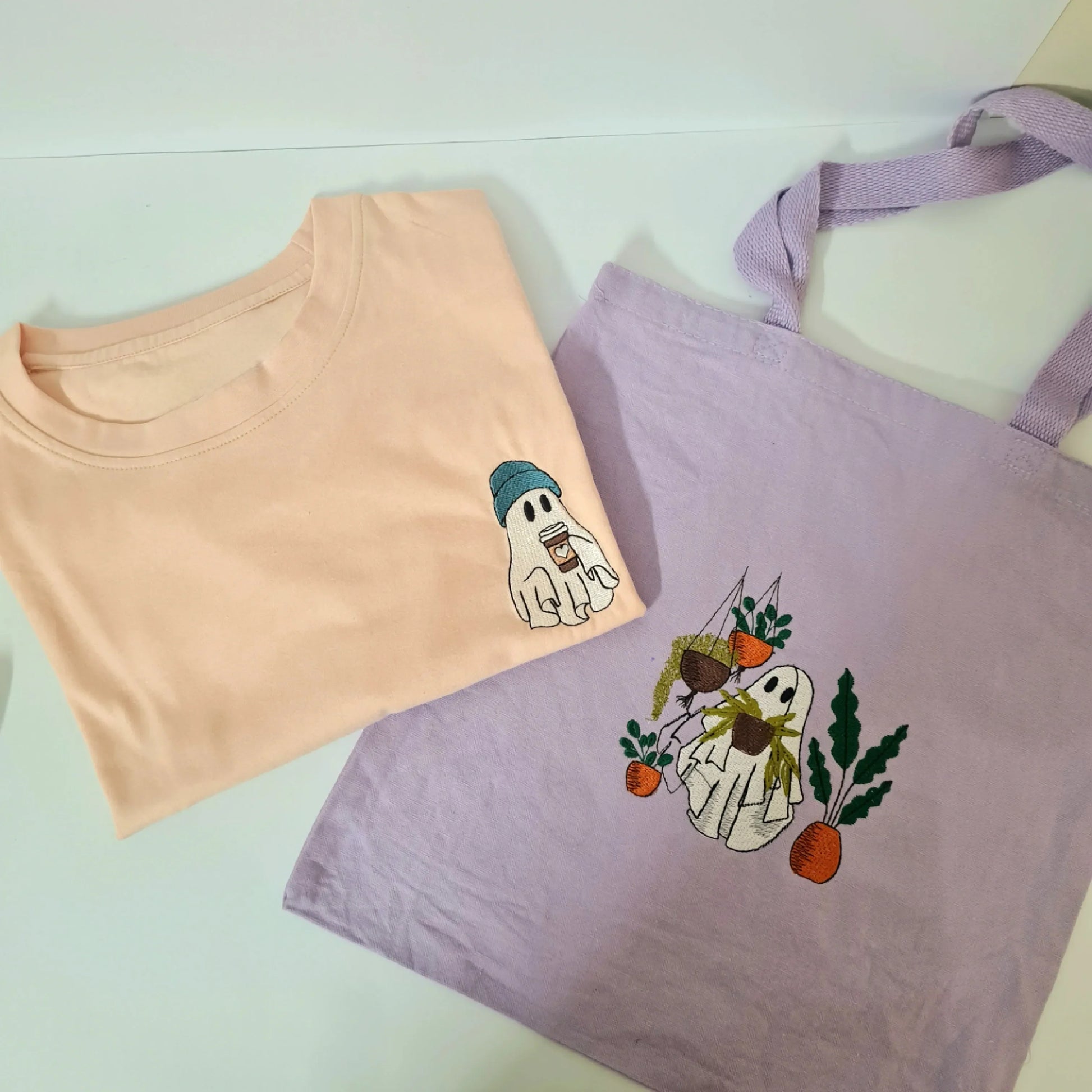 T- shirts - Ghost with beanie holding a coffee mug