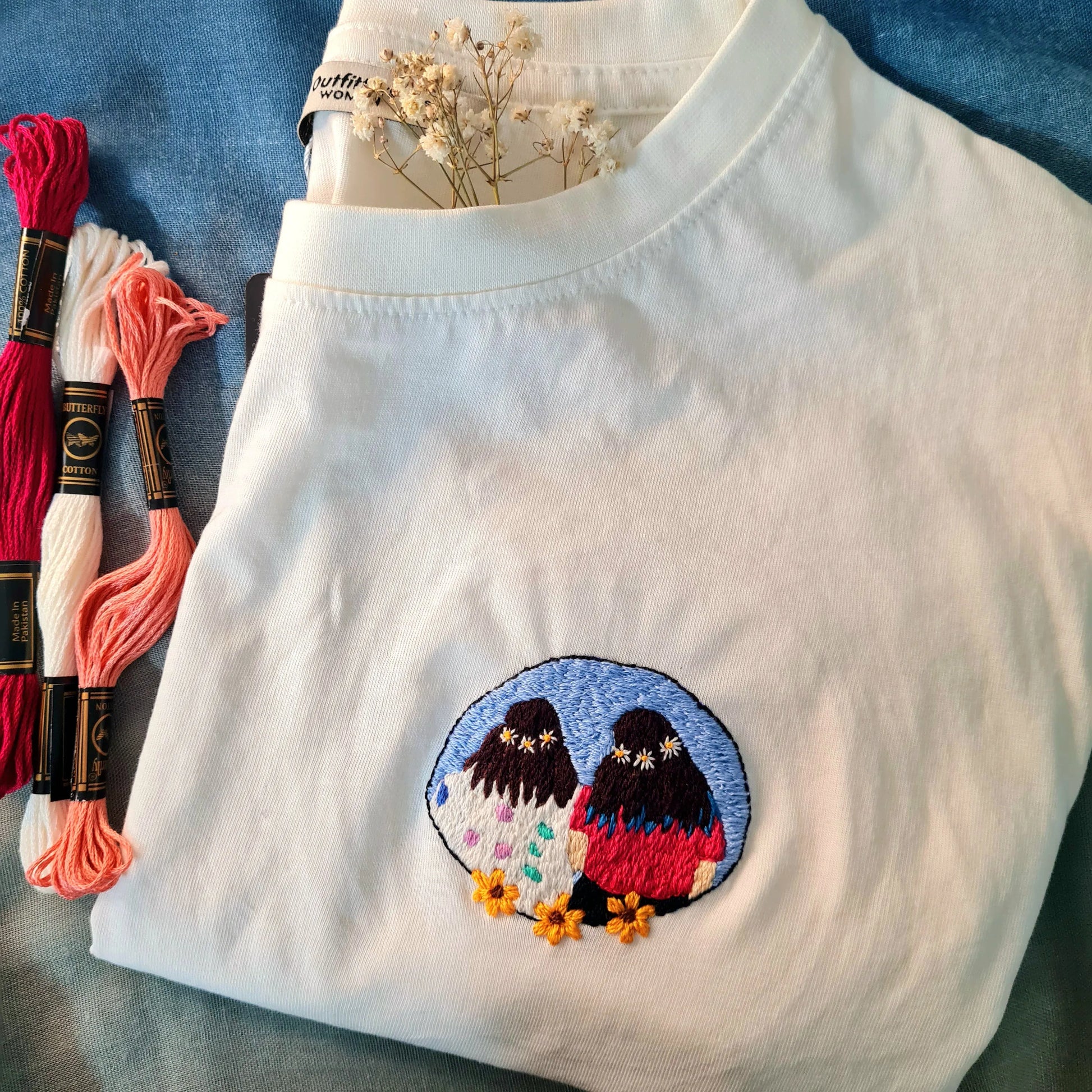 T- shirts - Girls with hair and flower headband